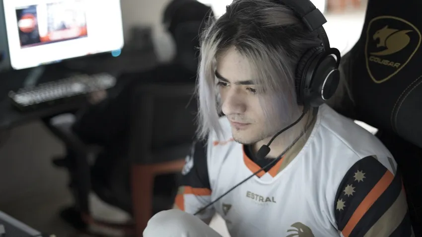 Grell, jugador de Estral, en la temporada 2021