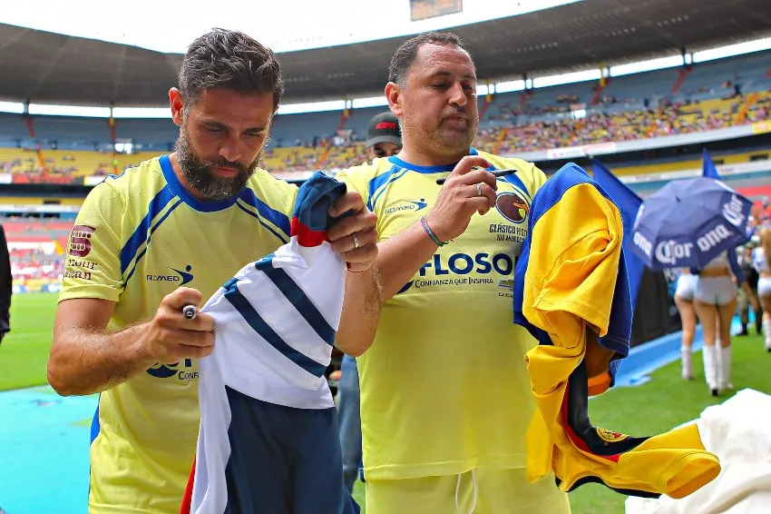 José Antonio Castro y Germán Villa en un juego de Leyendas del América