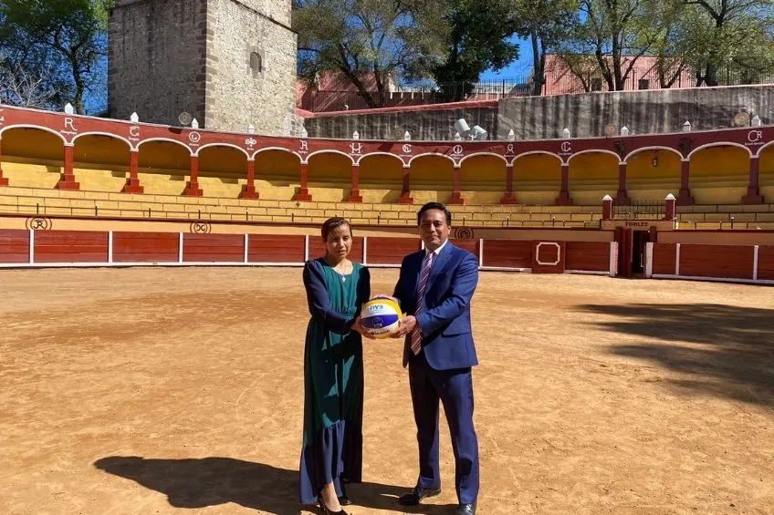 Madaí Pérez con Jorge Corichi en la Plaza de Toros &quot;Jorge 'El Ranchero' Aguilar&quot;