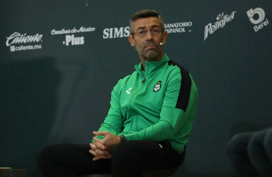 Pedro Caixinha vuelve a Santos