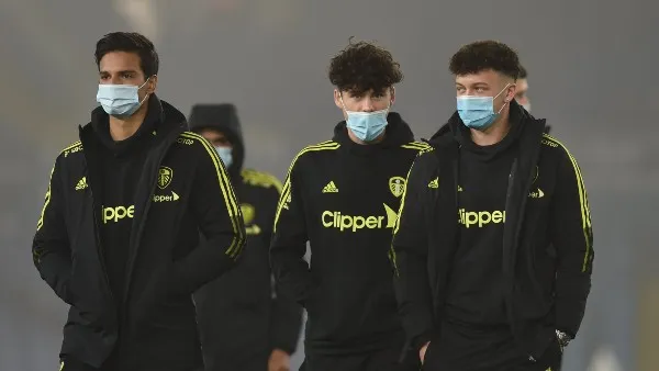Jugadores del Leeds United previo a partido