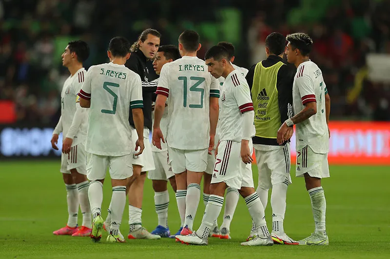 Jugadores de la Selección Mexicana tras un amistoso