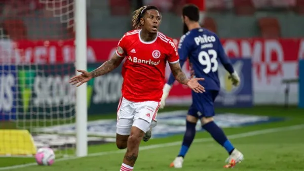 ESPECIAL Abel Hernández durante partido