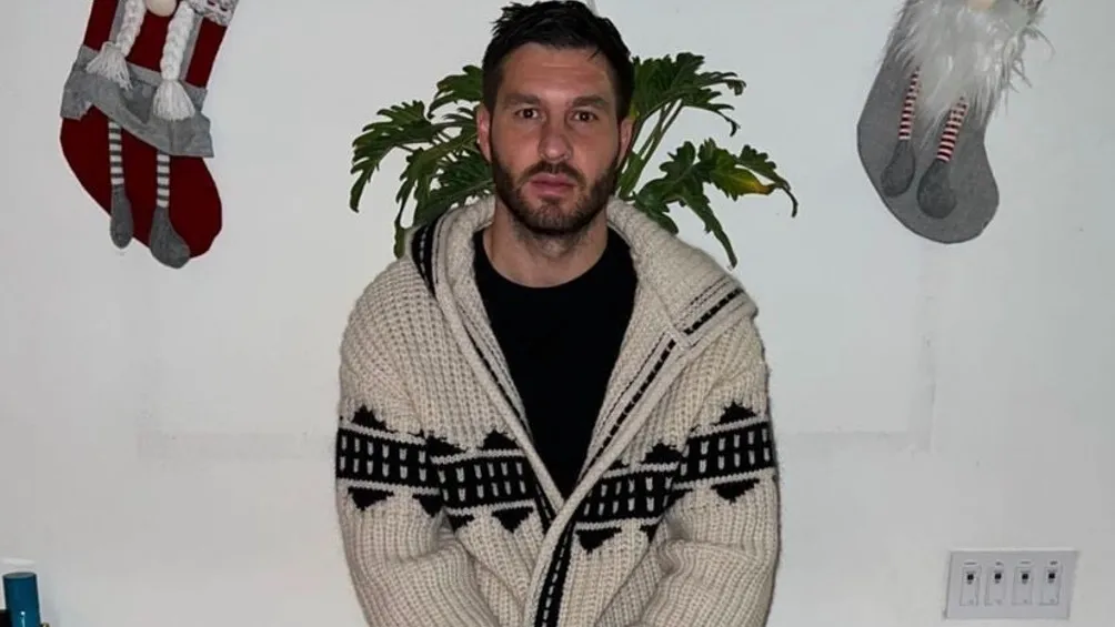 INSTAGRAM | @10APG André-Pierre Gignac portando abrigo Saint Laurent