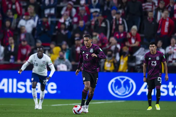 El mediocampista en partido con el Tri