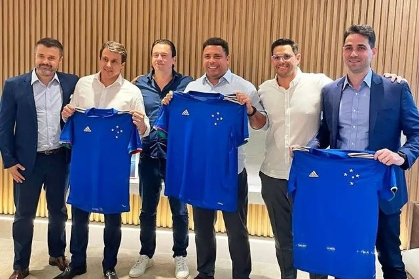 INSTAGRAM: @Cruzeiro Ronaldo en la compra del Cruzeiro