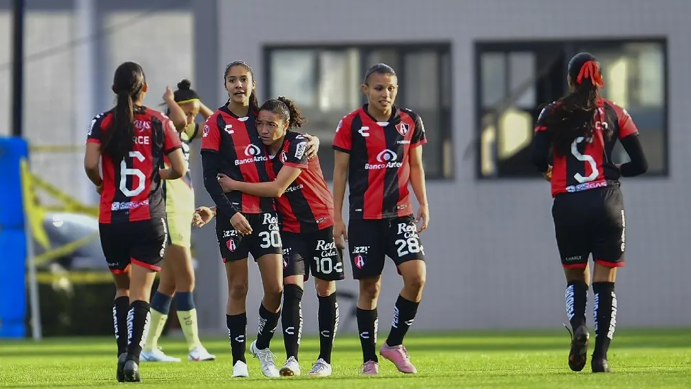 MEXSPORT Alison González festejando gol vs América en la Liga MX Femenil