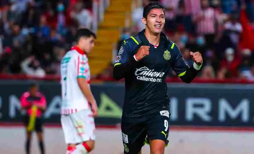 Ángel Zaldívar anotó dos para remontar