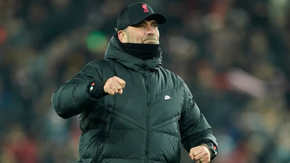 AP Jürgen Klopp dirigiendo al Liverpool en la Premier League