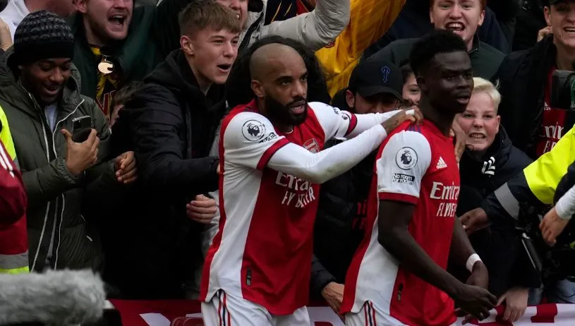 Bukayo Saka en festejo de gol