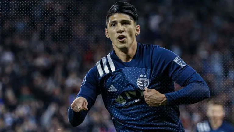 Alan Pulido en un partido del Sporting Kansas City