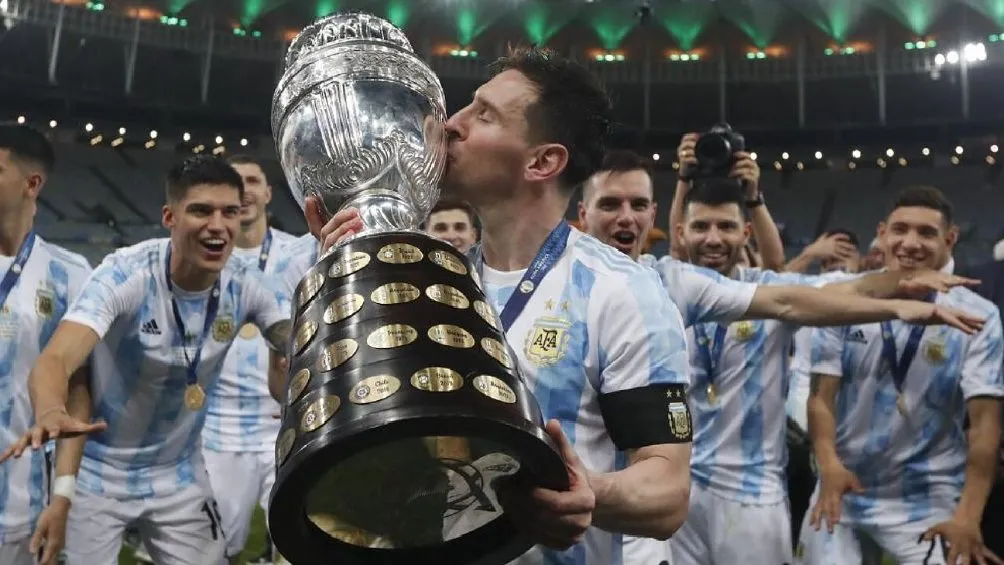 TWITTER | @MILAN_ES4 Leo Messi festejando con Argentina la Copa América