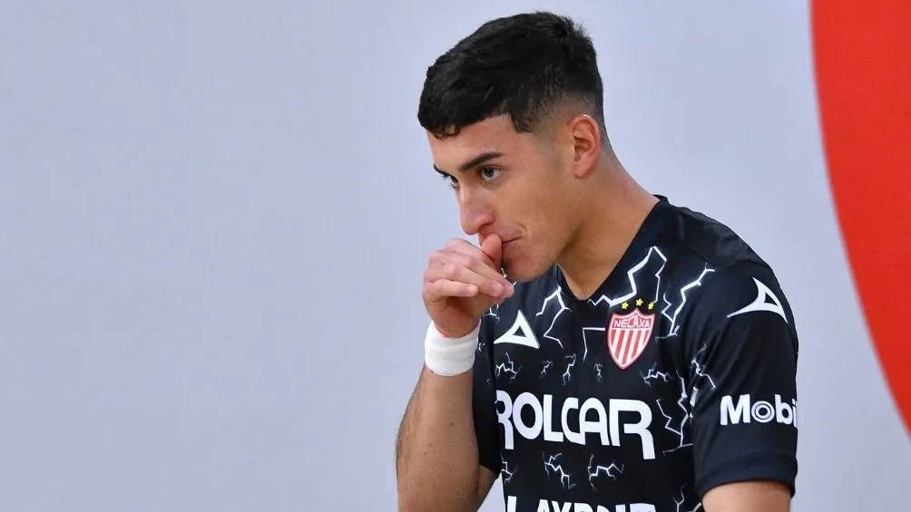 Zendejas en un partido con Necaxa