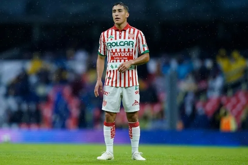 Zendejas en un partido con Necaxa