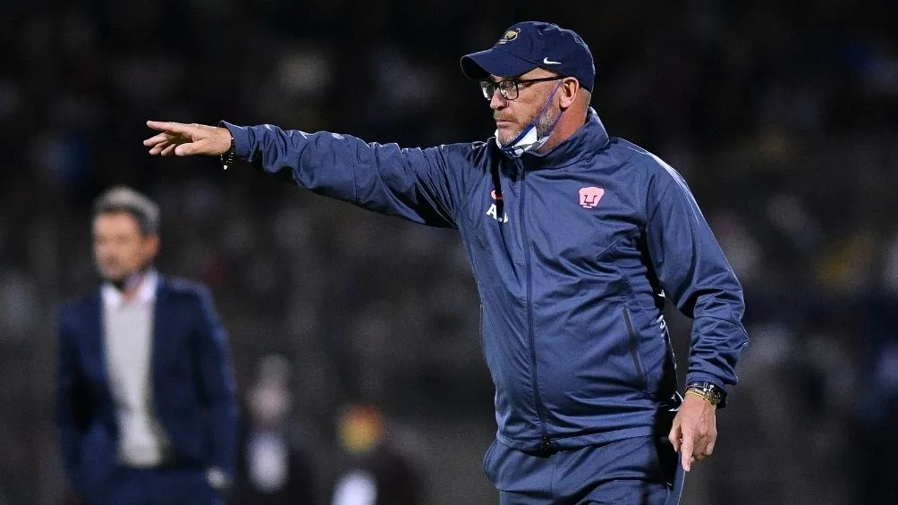 IMAGO7 Lillini en un partido con Pumas