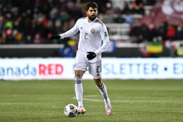 Néstor Araujo con la Selección Mexicana