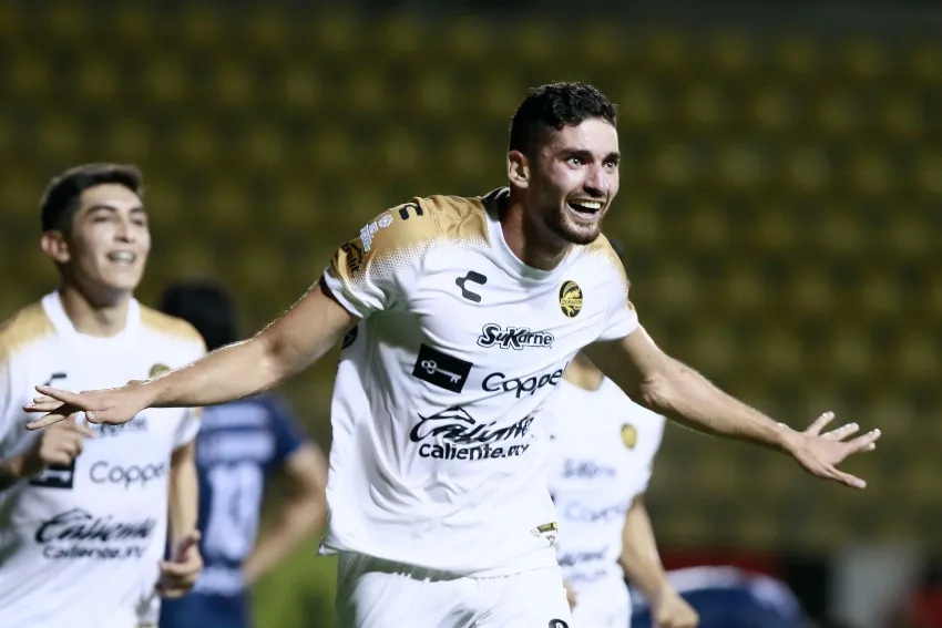 Paolo Yrizar en un partido de Dorados de Sinaloa