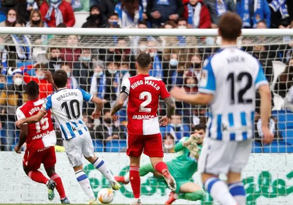 Mikel Oyarzabal anota para la Real Sociedad