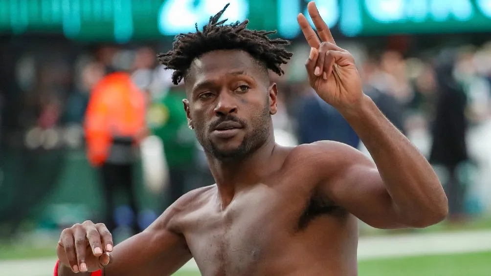 Antonio Brown abandonando el partido ante los Jets