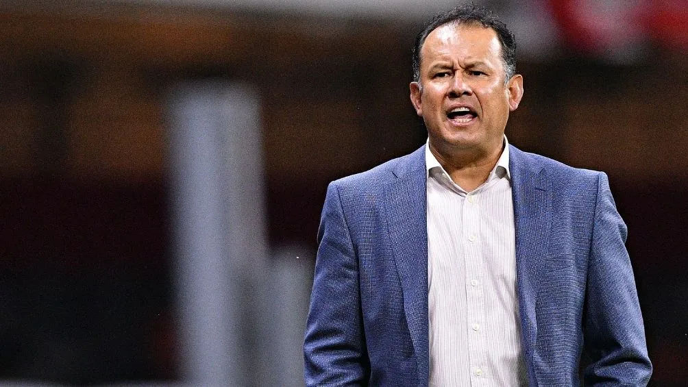 Reynoso dando indicaciones