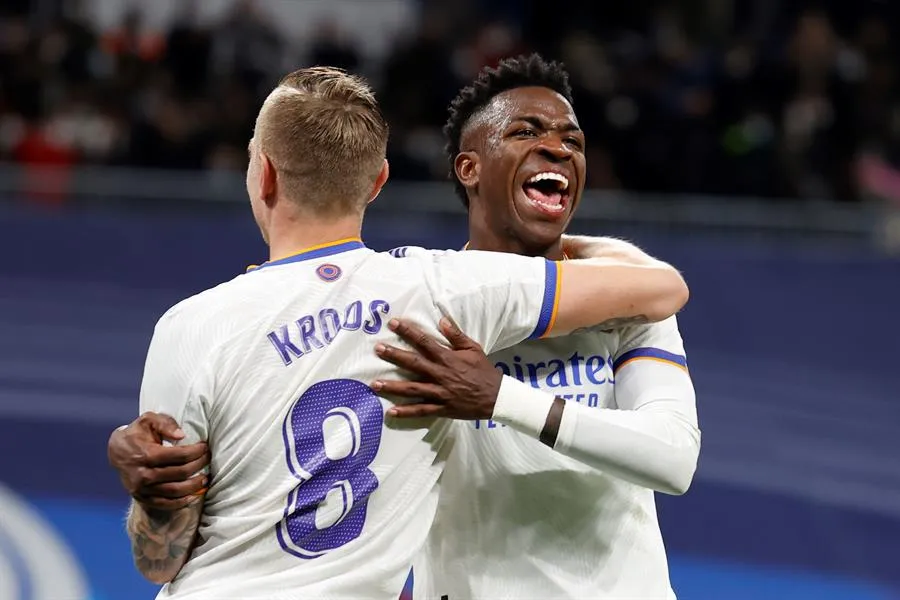 EFE Kroos y Vinicius celebrando un gol con el Madrid