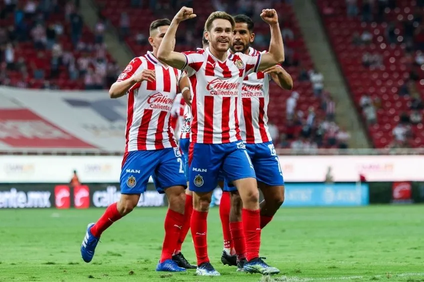 Canelo Angulo festejando un gol