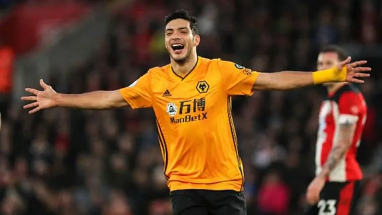 Jiménez en un partido con Wolverhampton