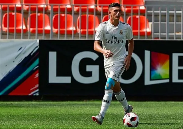 Adrián de la Fuente en partido con inferiores de Real MADRID