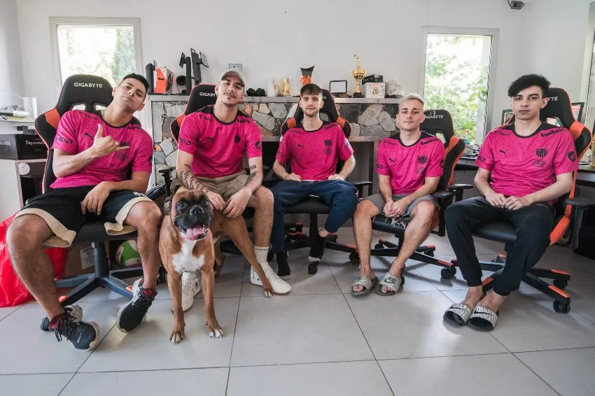 Coscu Army, equipo de KRÜ Esports