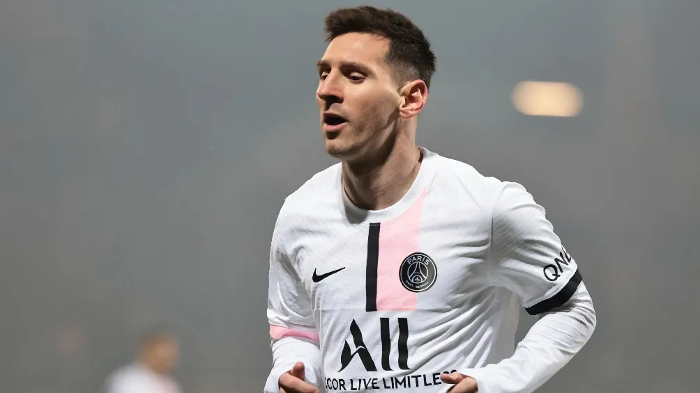 Lionel Messi jugando partido con el PSG en Ligue 1