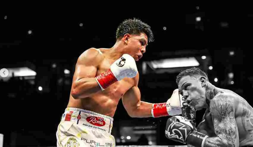 Munguía en una pelea