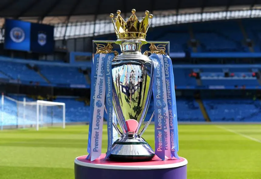 Twitter @luciano_s7 Trofeo de la Premier League