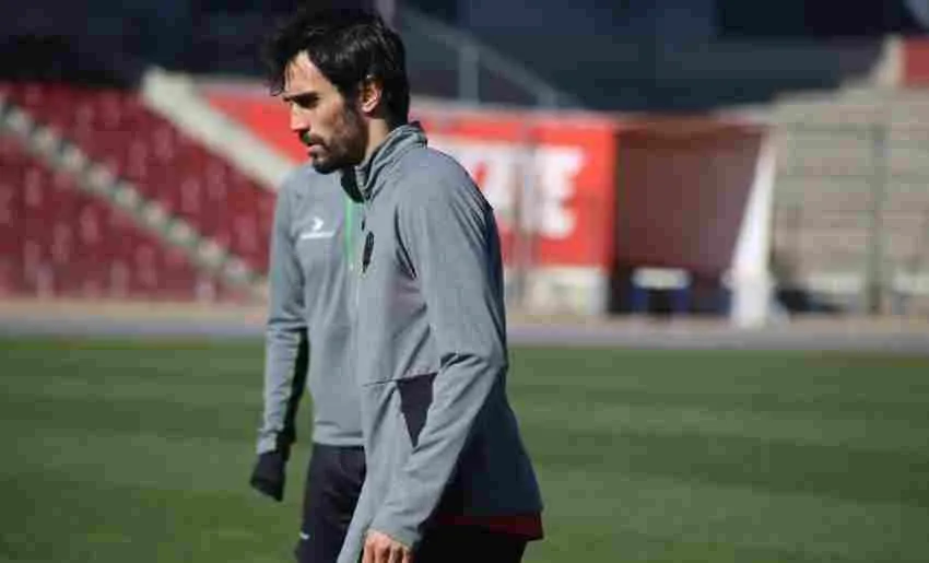 Arribas entrenando con Bravos