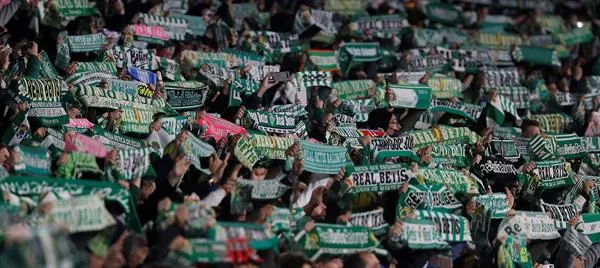 Afición del Betis en el Benito Villamarín