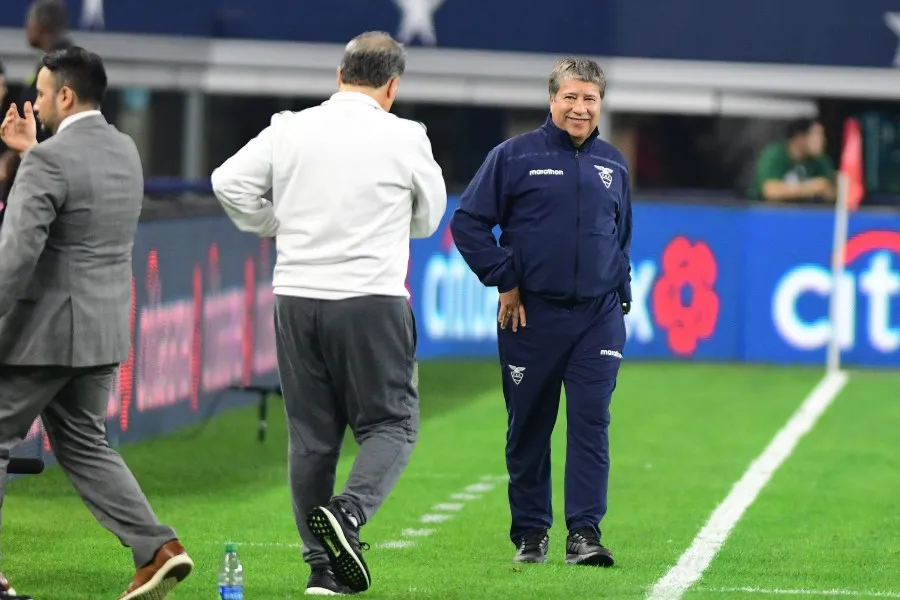 Bolillo Gómez en su paso por la Selección de Ecuador