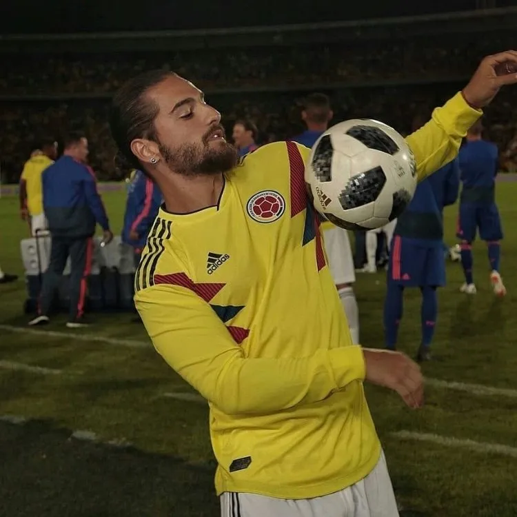 Maluma en un partido de Colombia