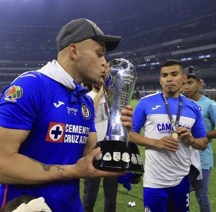 Jonathan Rodríguez fue campeón con el Cruz Azul