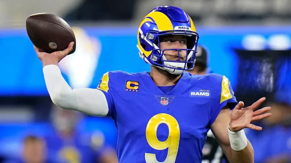 Matthew Stafford durante partido con Los Angeles Rams