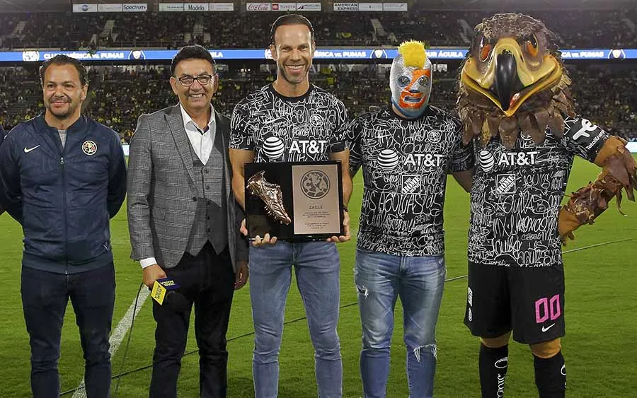 Zague en homenaje previo a partido de América