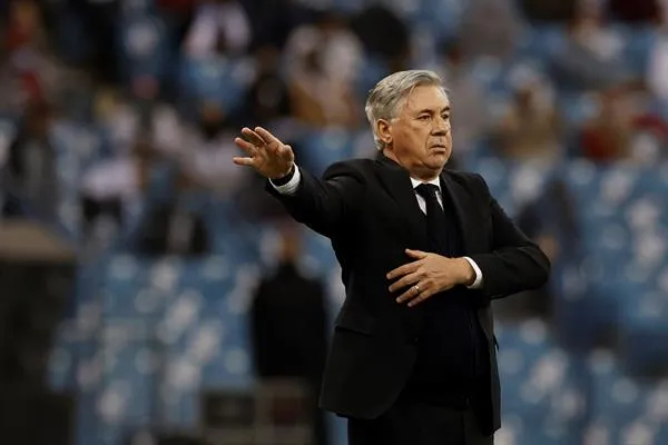 Carlo Ancelotti en acción