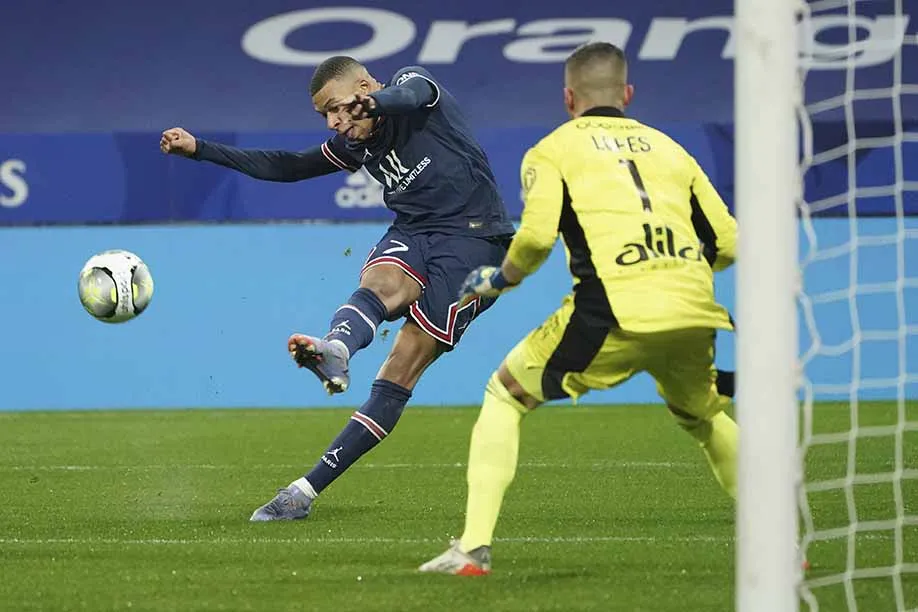 Kyllan Mbappé contra el Olympique de Lyon