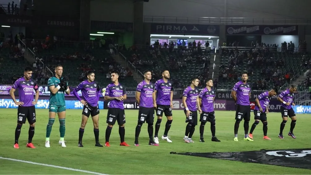 Jugadores de Mazatlán durante un partido