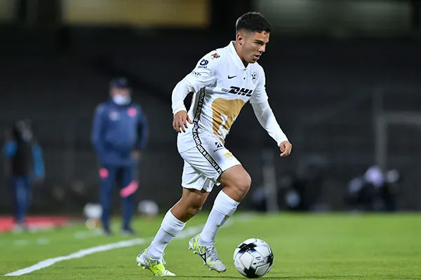 Marco García en partido con Pumas