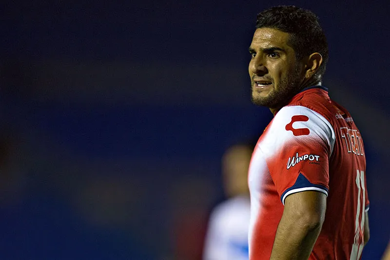 Martín Bravo durante un duelo con Veracruz