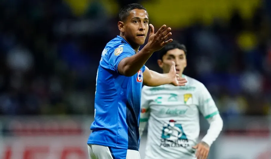 El mediocampista en su etapa con Cruz Azul