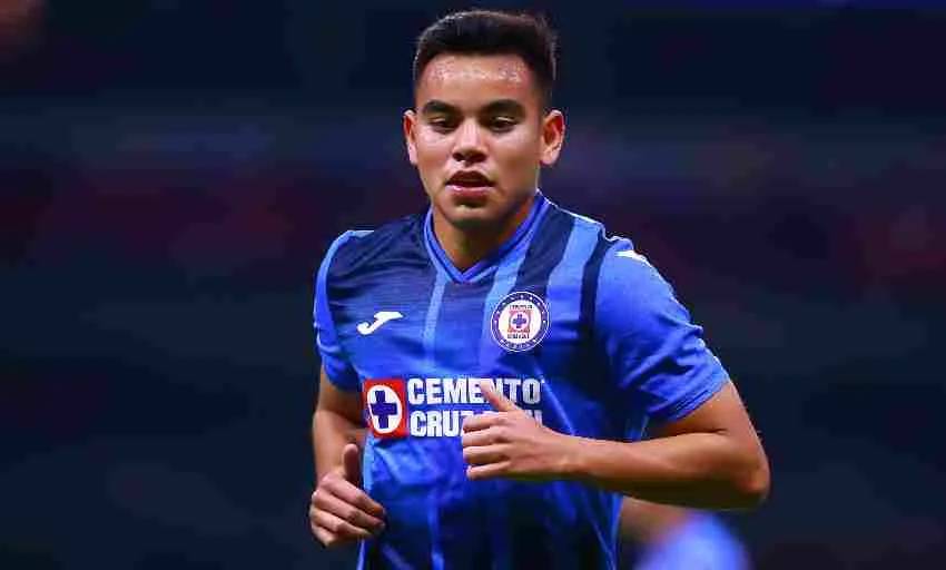 Charly en sus primeros minutos como Celeste