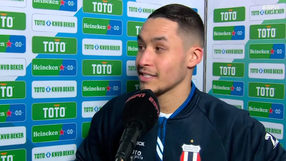 TWITTER | @TIKITAKA_RO Devin Plank en entrevista posterior al partido frente al Ajax