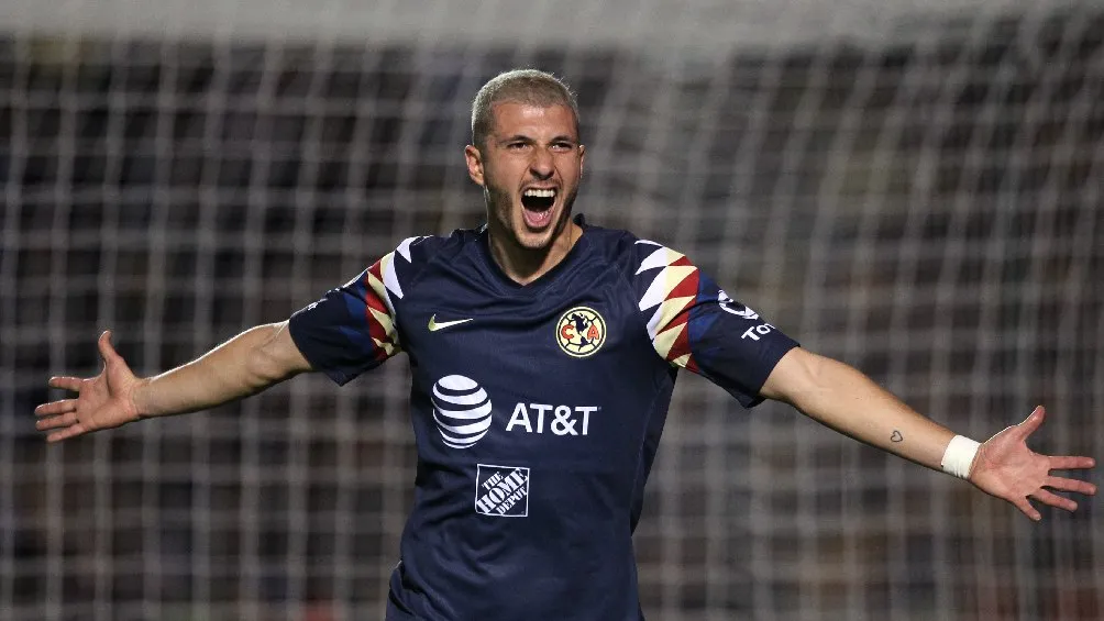 Guido Rodríguez celebrando gol con América en la Liga MX