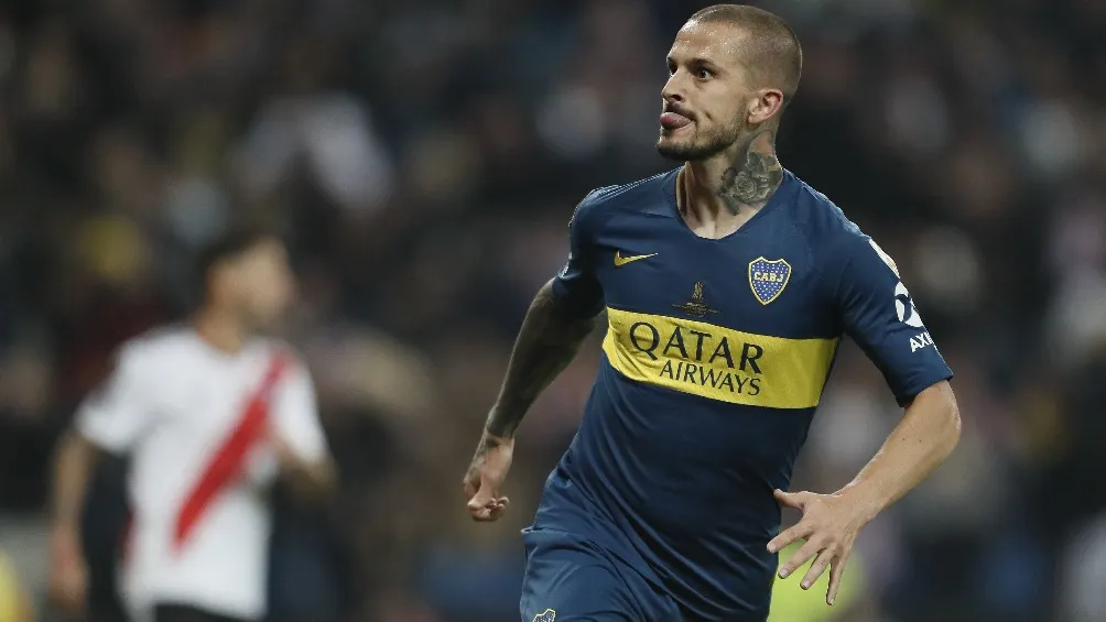 Darío Benedetto festejando gol con Boca Juniors en Copa Libertadores