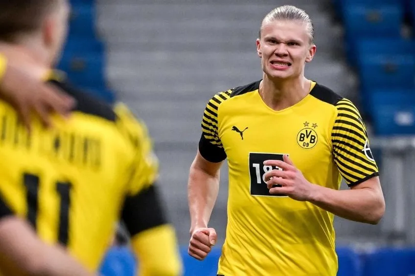 EFE Haaland festejando un gol con sus compañeros